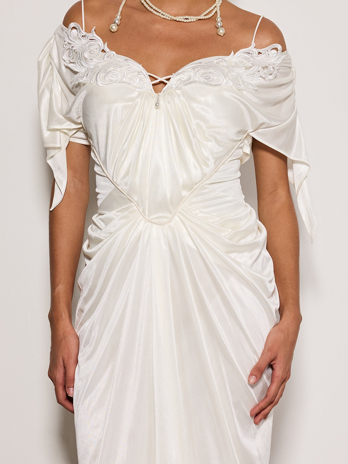 Ilytheron Off Shoulder Satin Midi Dress