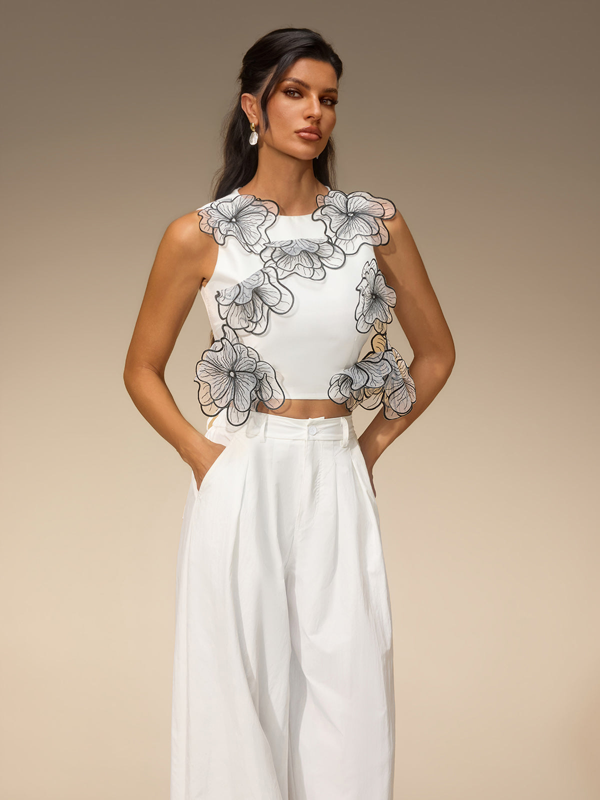 Vivara Sleeveless Flower Top