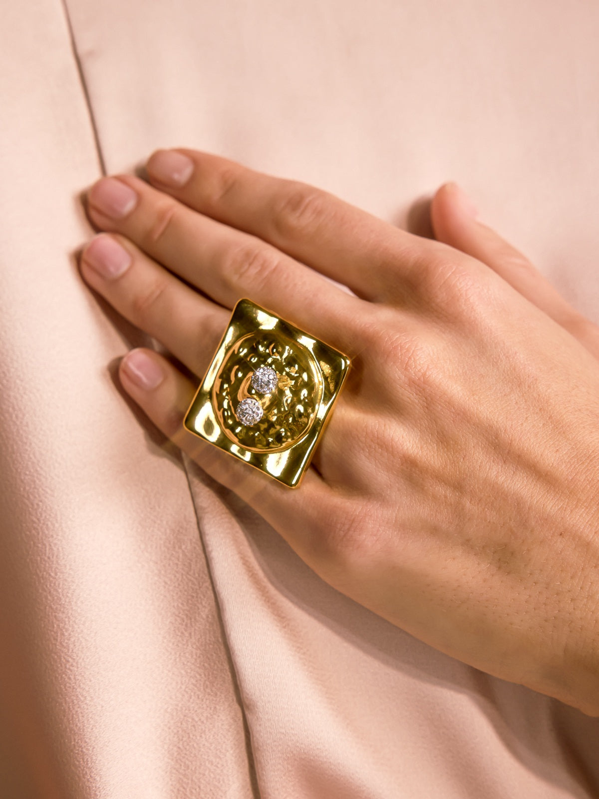 Aniketos Rhinestone Metallic Ring