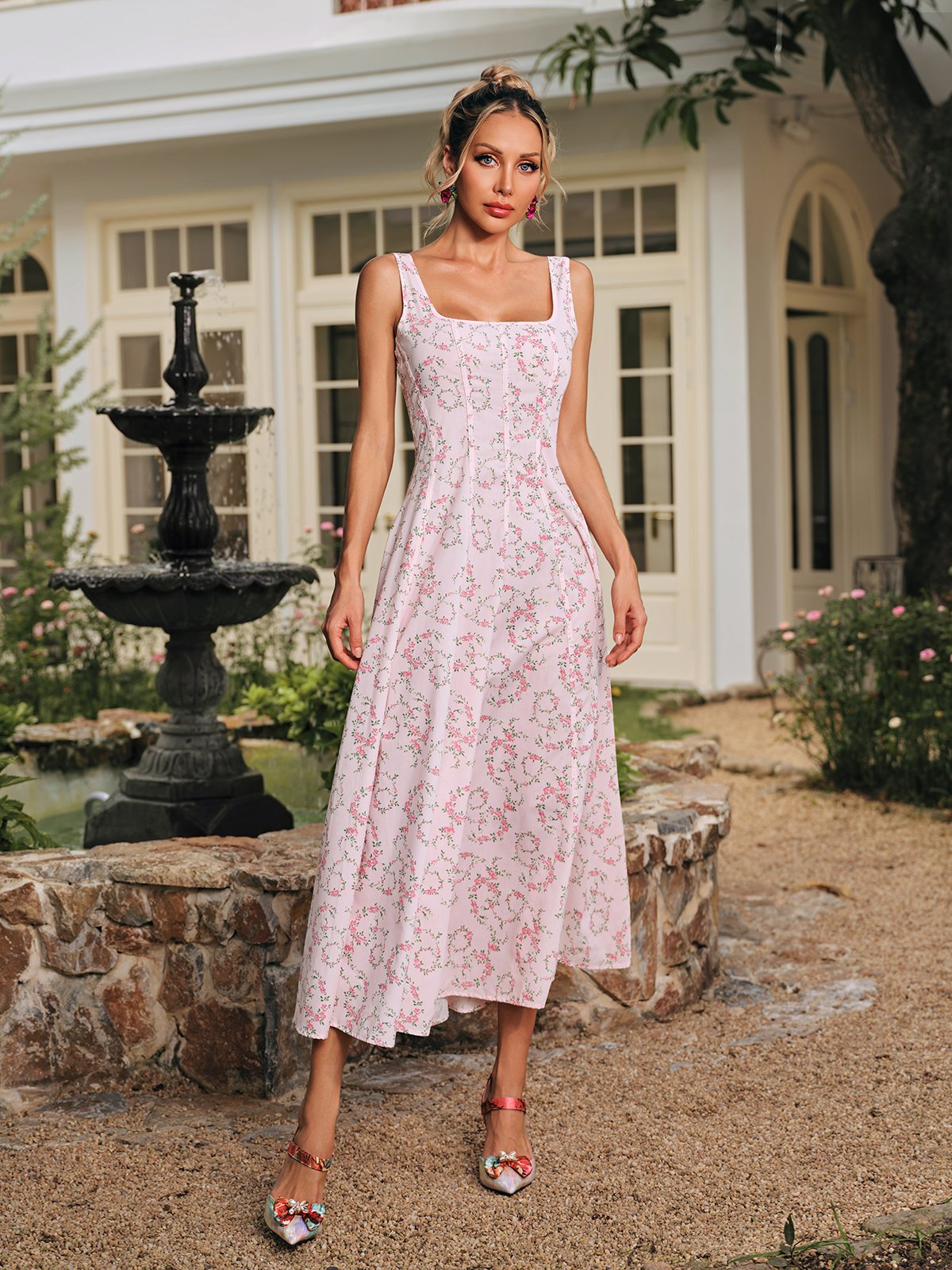 Caelyr Sleeveless Floral Printed Midi Dress