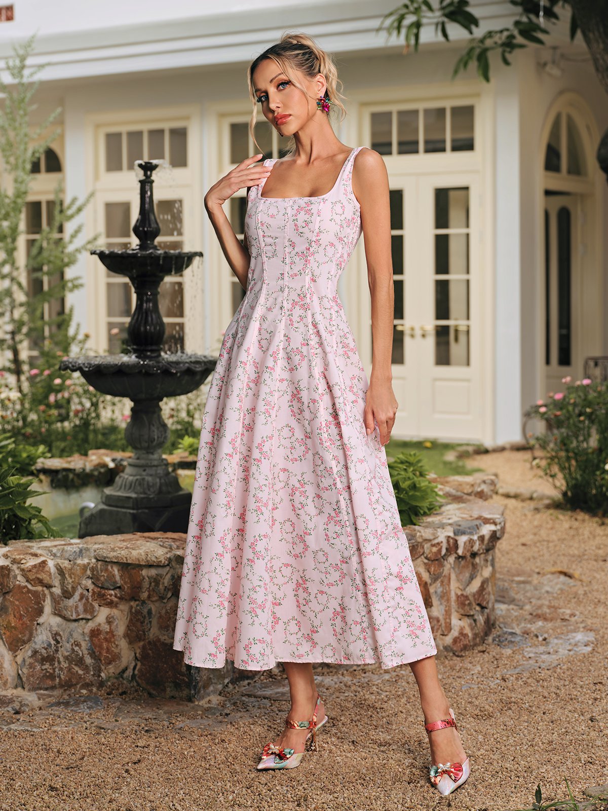 Caelyr Sleeveless Floral Printed Midi Dress