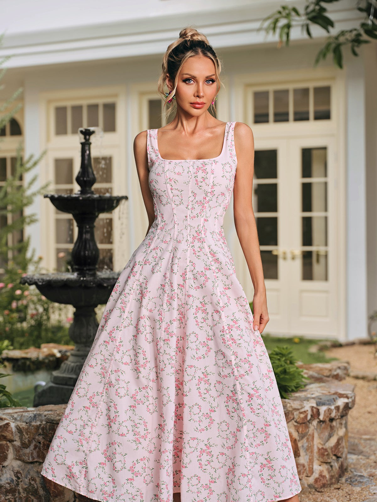 Caelyr Sleeveless Floral Printed Midi Dress