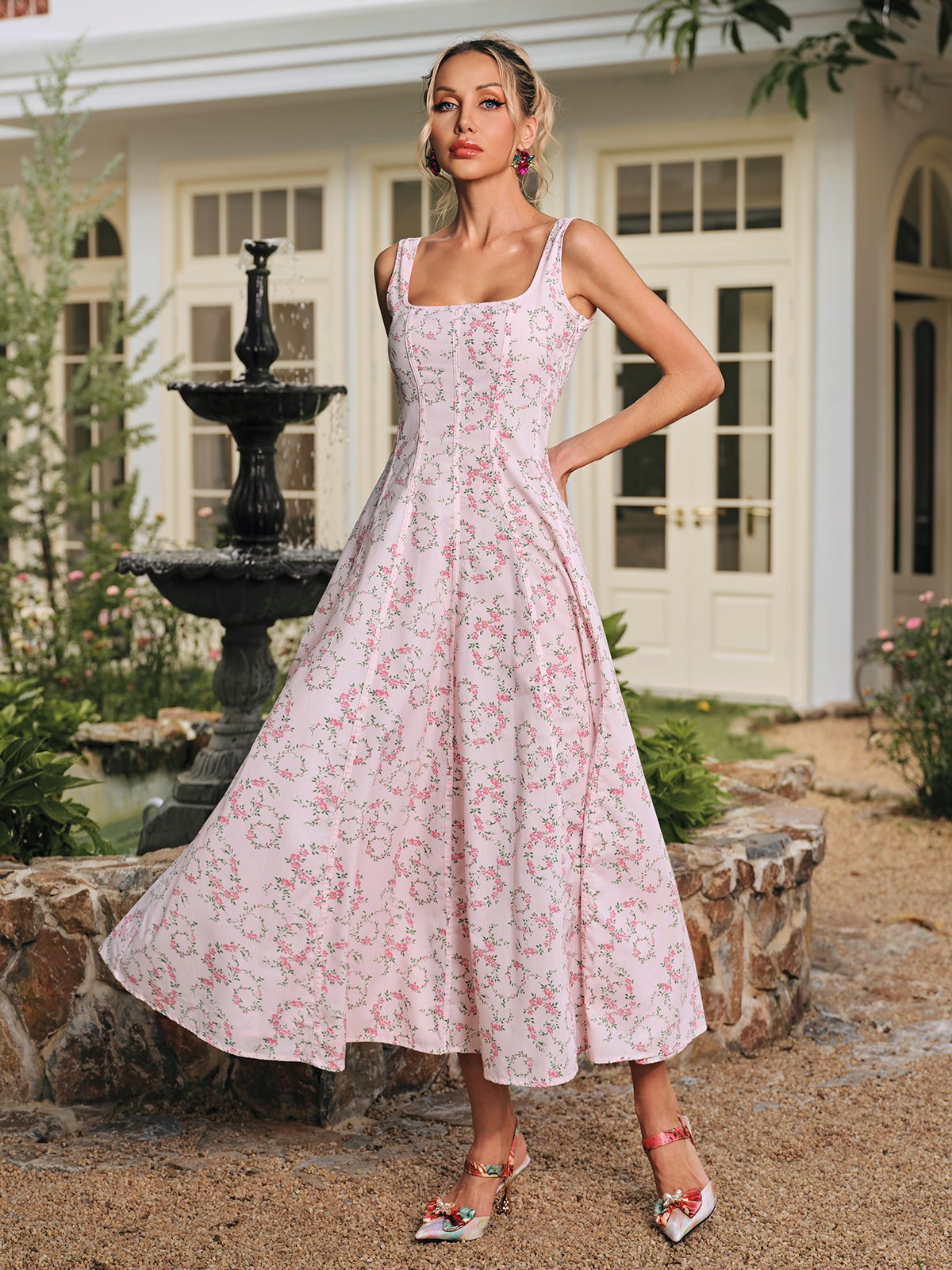 Caelyr Sleeveless Floral Printed Midi Dress