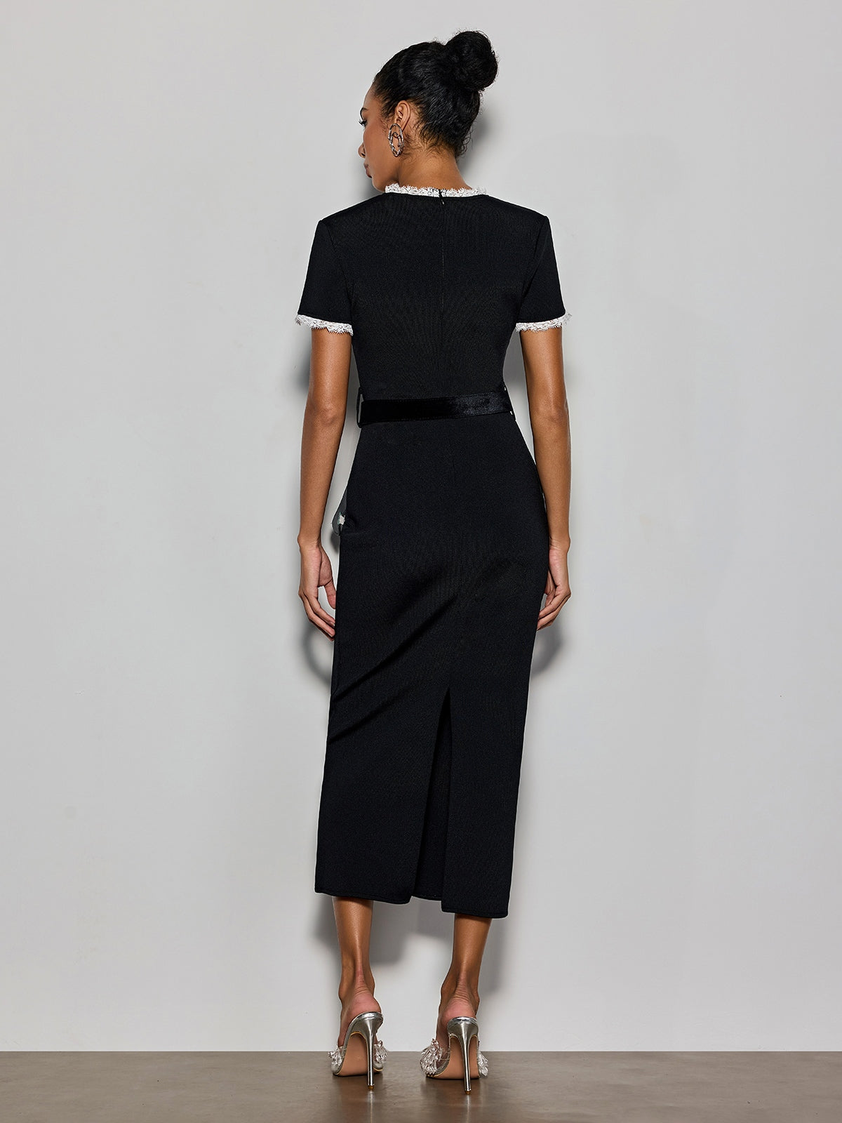 Cyanne Short Sleeve Pearl Knitted Midi Dress