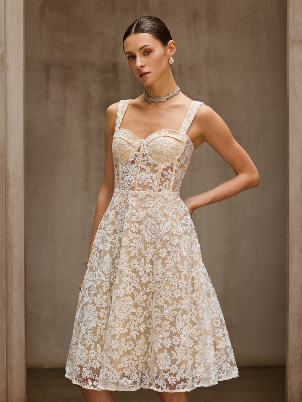 Duszka Sleeveless Floral Midi Dress