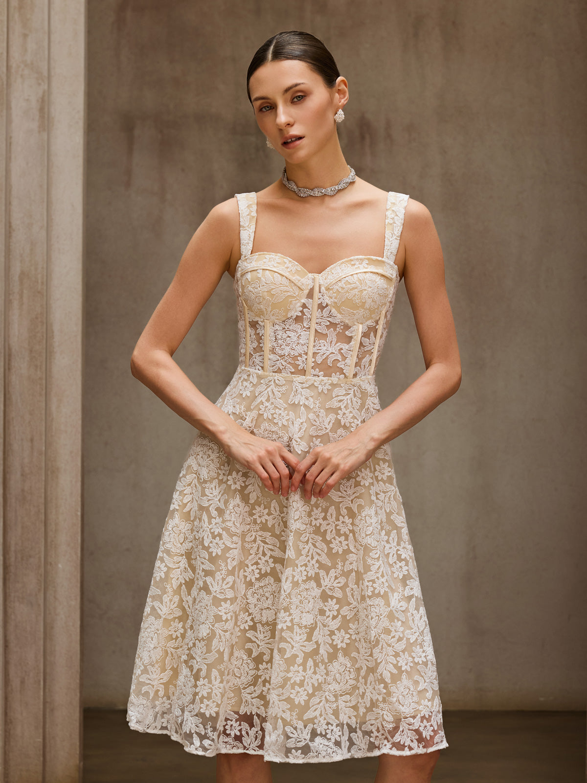 Duszka Sleeveless Floral Midi Dress