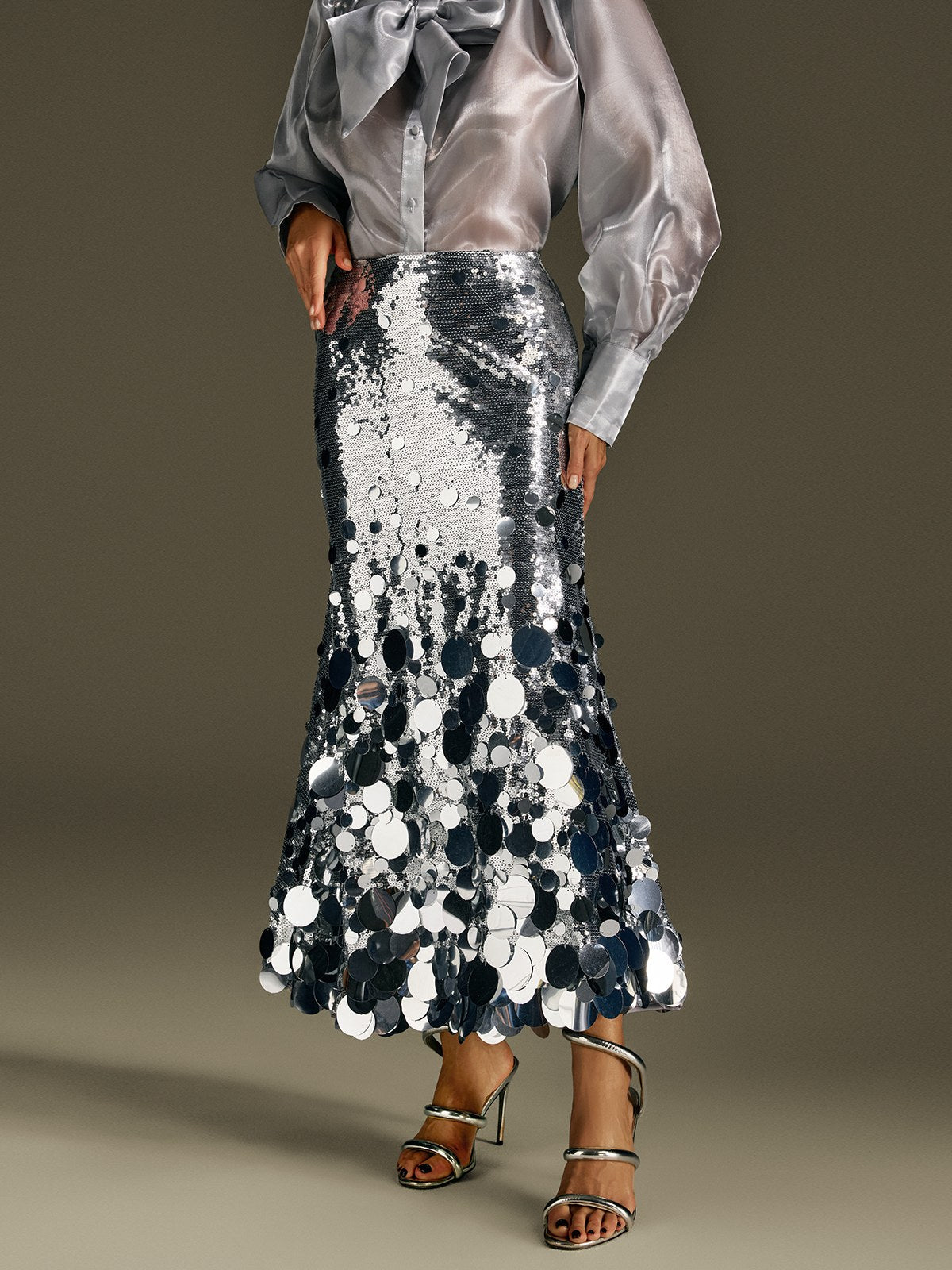 Glomara Round Sequin Skirt In Silver