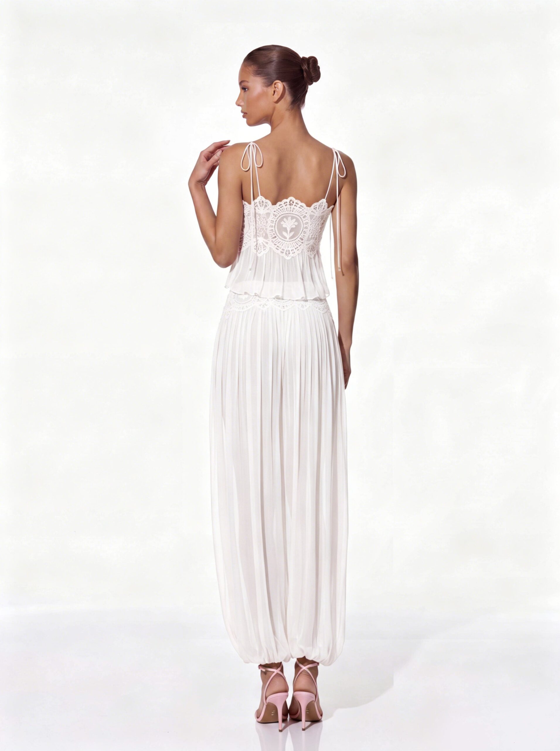 Hyquorin Spaghetti Pleated Pants Set In White