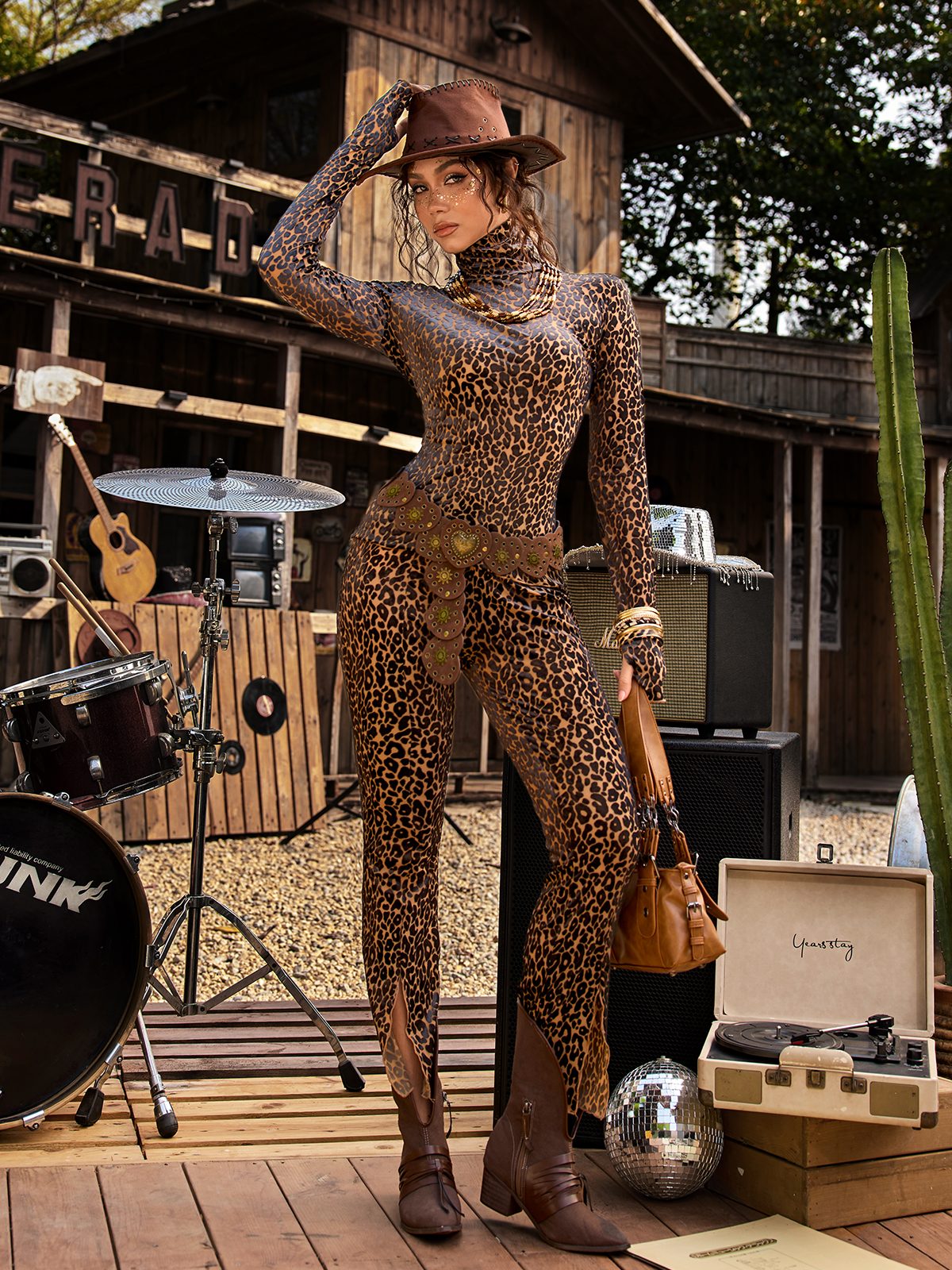 Javoryn High Neck Leopard Pants Set