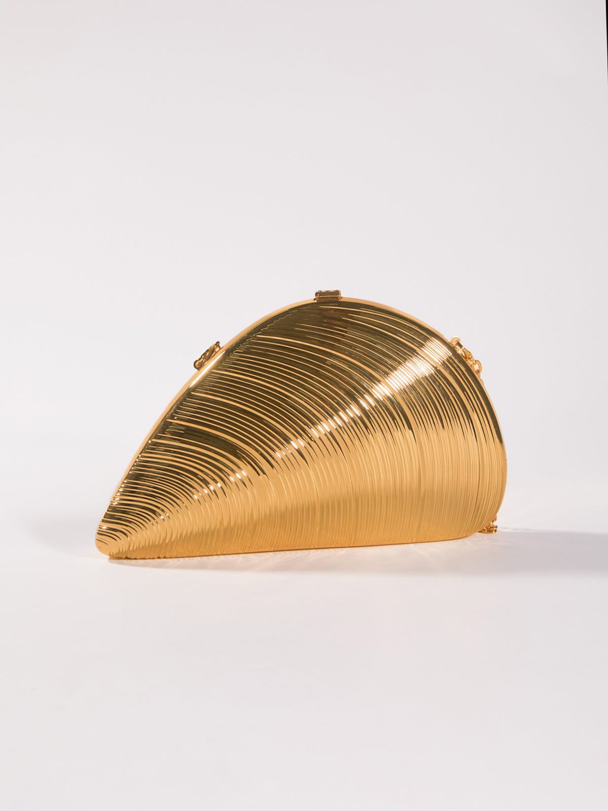 Maija Seashell Convertible Clutch In Gold