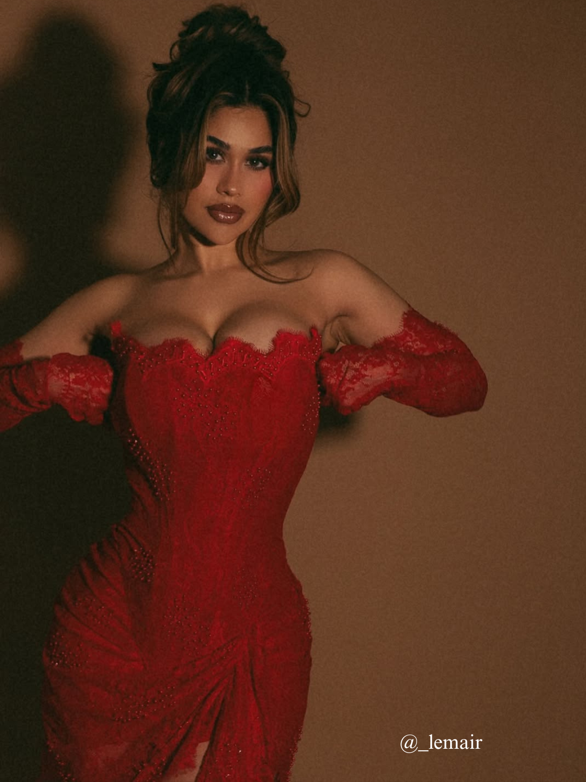 Pora Strapless Ruched Lace Dress With Gloves In Red