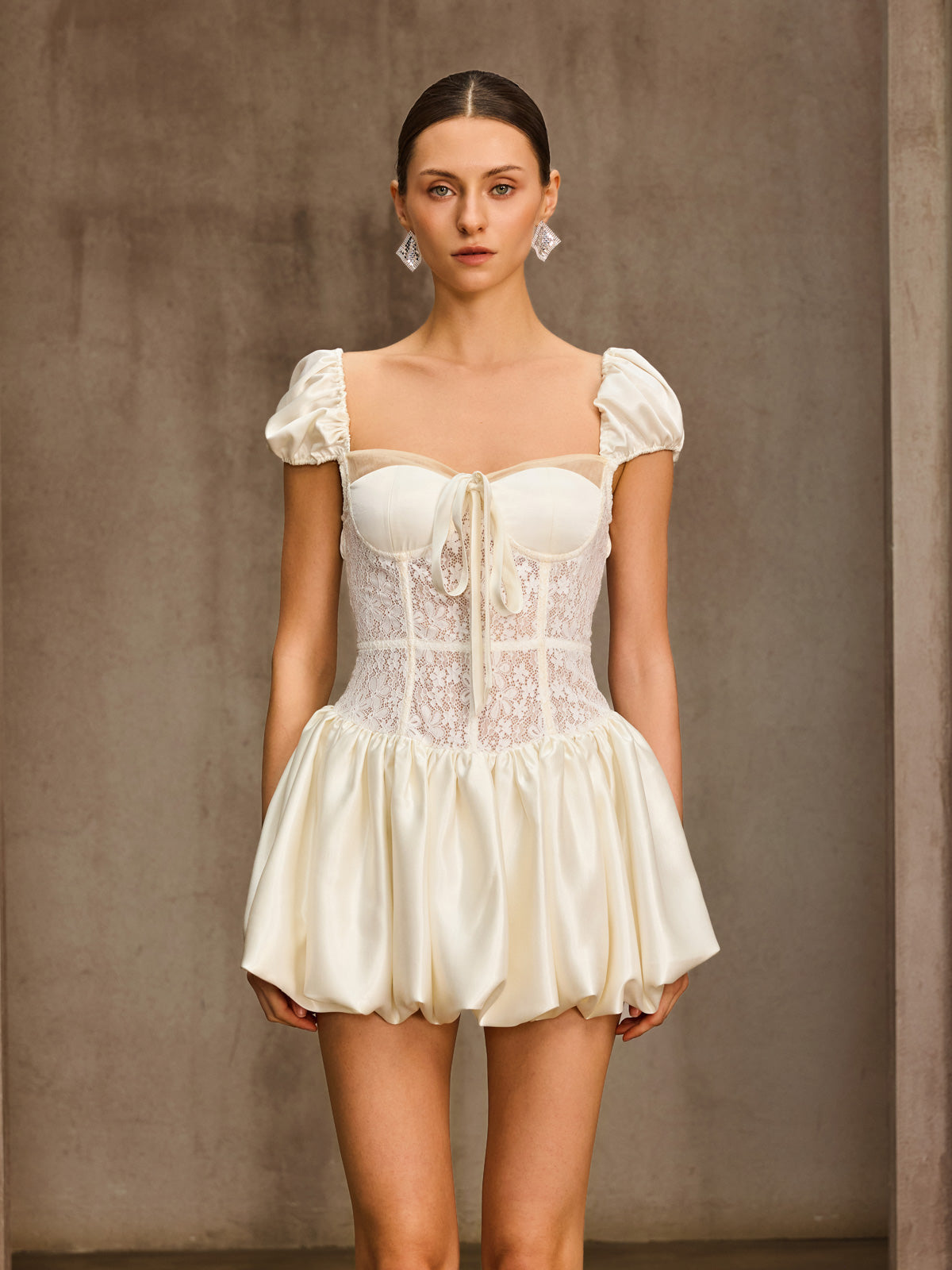 Quindor Sleeveless Satin Bubble Mini Dress