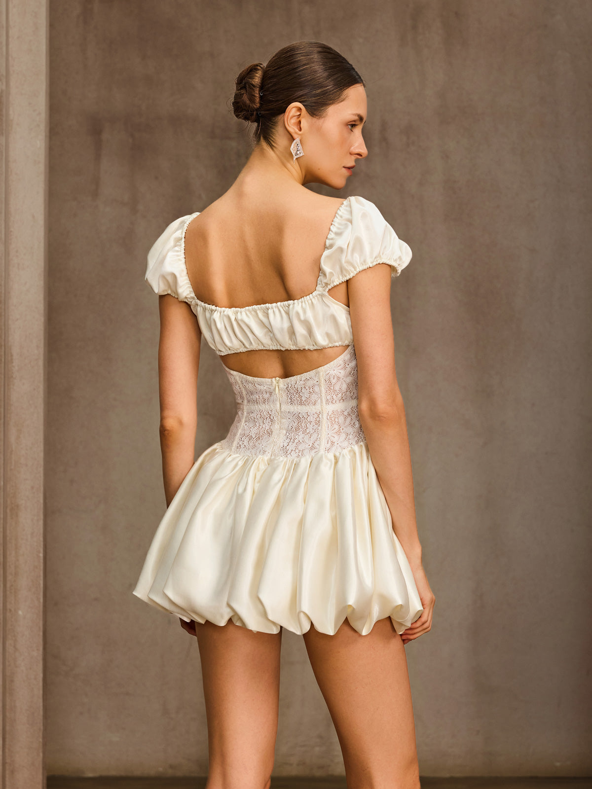 Quindor Sleeveless Satin Bubble Mini Dress
