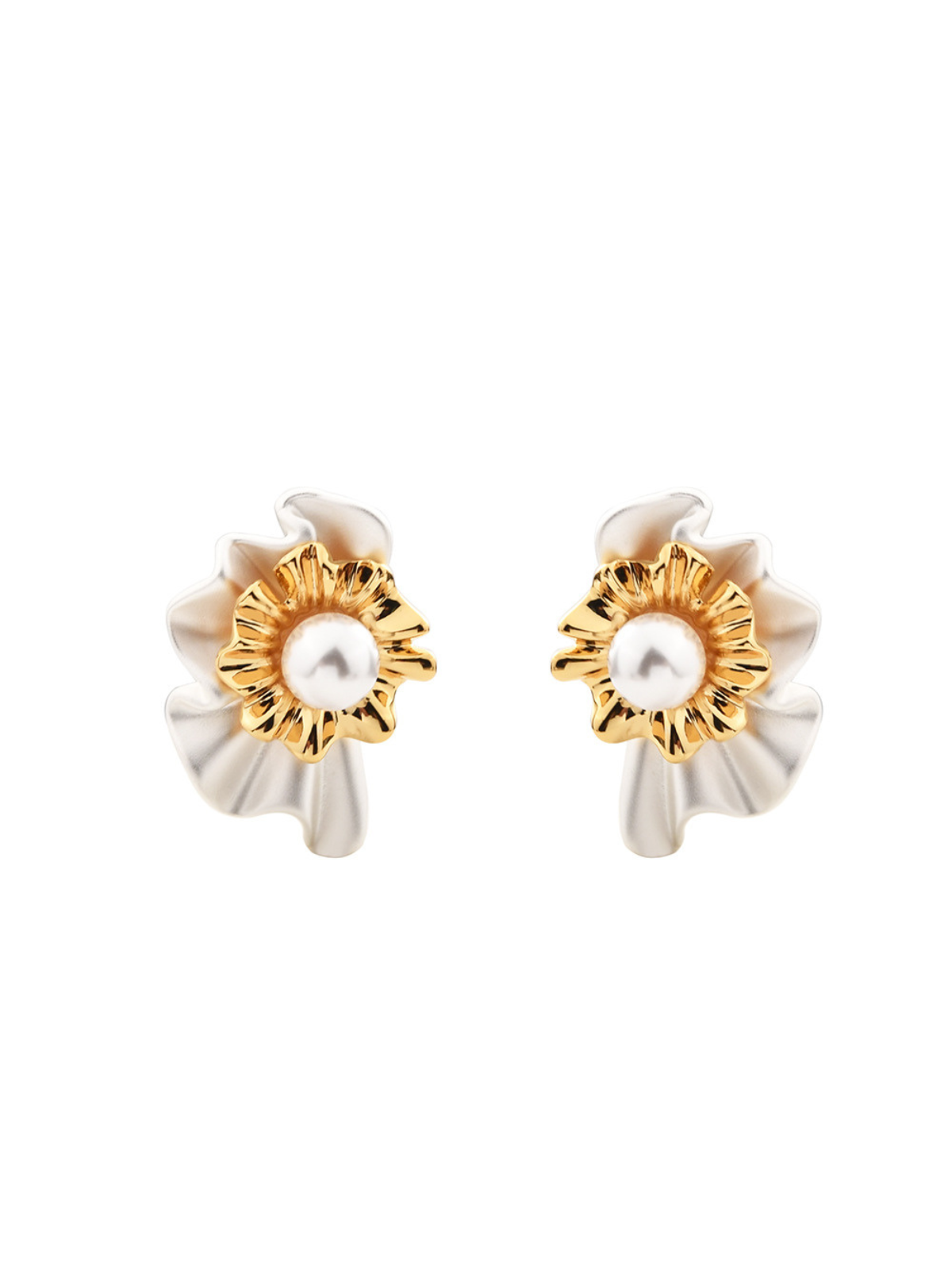 Quvryn Pearl Flower Earrings